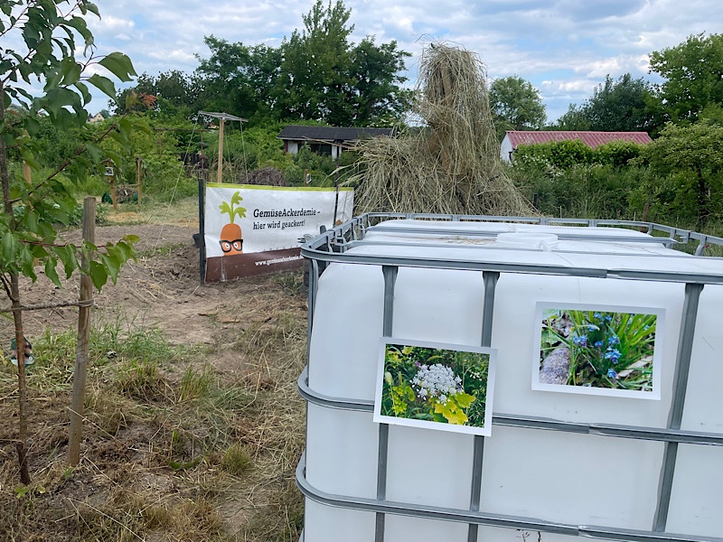 Erfahrungen sammeln und wachsen – mein Jahresrückblick 2022,
Regentonne als Galerie