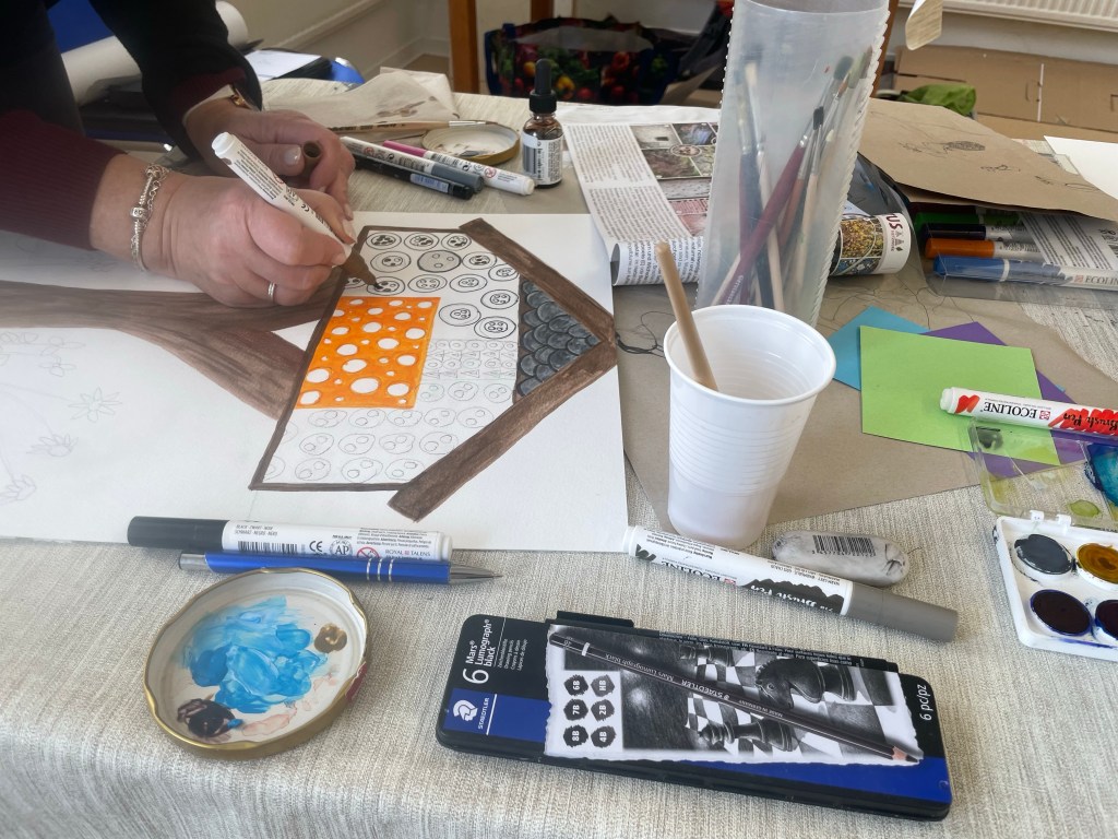 Umweltschutz birgt viele Ideen
Arbeitsplatz mit Materialien,
Bildgestaltung Nisthilfe